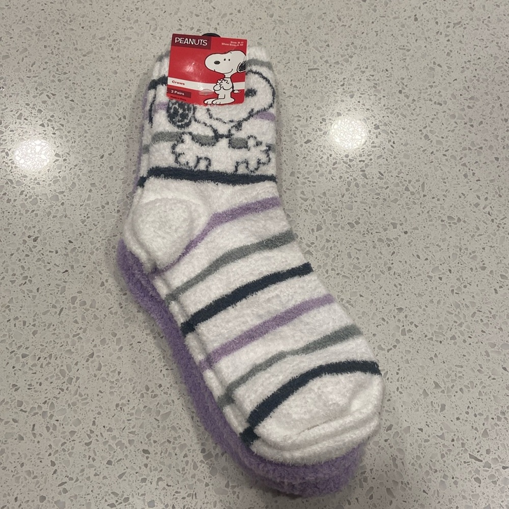 Peanuts 2-Pair Fuzzy Crew Socks